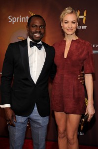 24 Gbenga Akinnagbe and Yvonne Strahovski