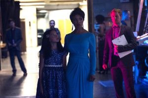 Elise Neal as Gladys Knight 1