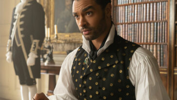 REGE JEAN PAGE as SIMON BASSET in BRIDGERTON