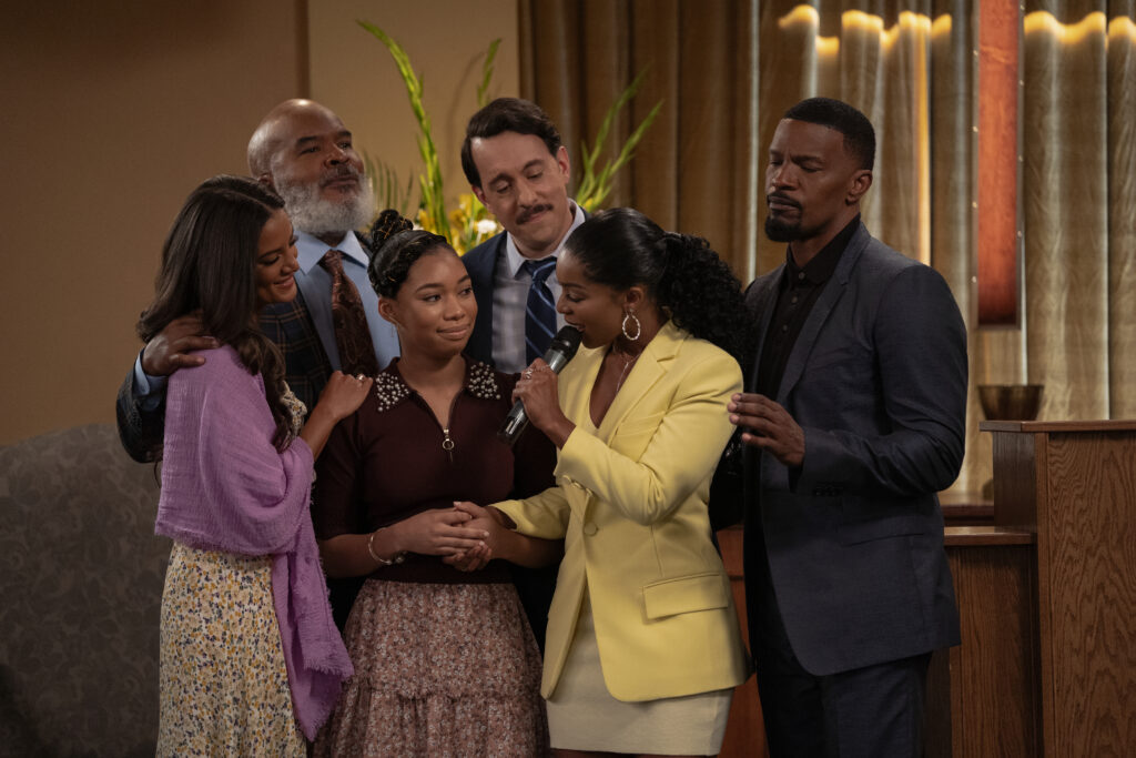 First Look: Jamie Foxx Sitcom 'Dad Stop Embarrassing Me!'