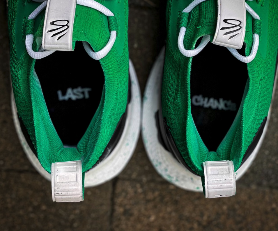 Stephen Curry Debuts Custom Kicks Inspired By Netflix's LAST CHANCE U: BASKETBALL