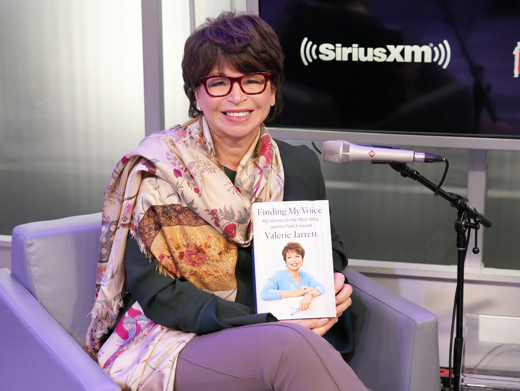 Valerie Jarrett EP's COVID-19 Vaccination Roll Sleeves Presented Walgreens