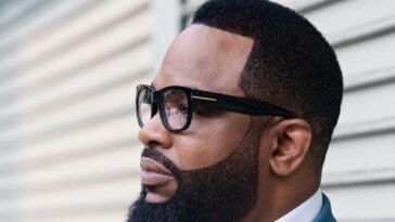 Hezekiah Walker and Donnie McClurkin subject in Unsung and Uncensored